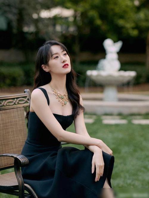 袁冰妍最新爆料剧照高清,古装造型美艳绝伦